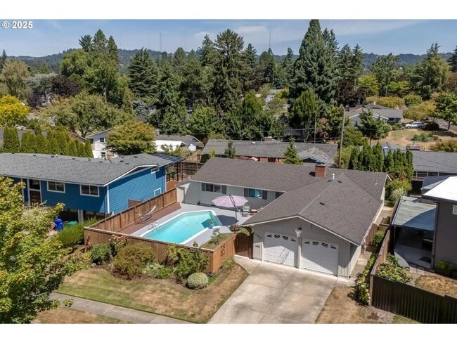 Building Photo - Charming 4-Bed Ranch Home with In-Ground P...
