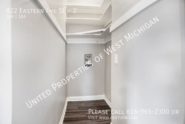 Building Photo - 822 Eastern Ave SE