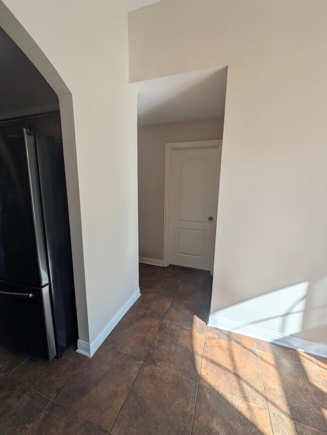 Building Photo - 2601 Quartz Ln