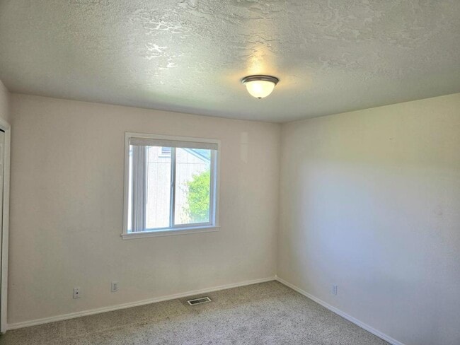 Building Photo - 1728 W Greenhead Dr
