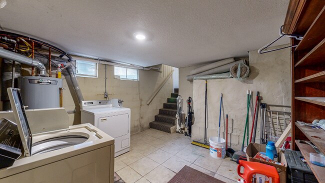 Building Photo - 620 2nd Ave NW