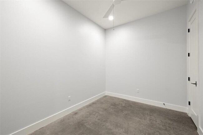 Building Photo - 510 Sacramento Dr