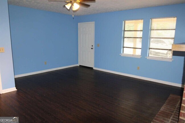 Building Photo - 105 Bristle Cone Ct