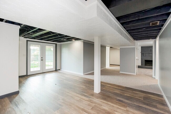 Building Photo - 7142 North Pennsylvania Avenue