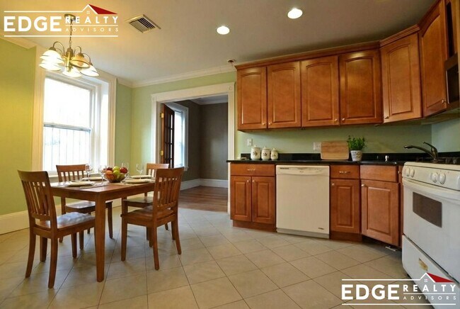 Building Photo - 14 Sutherland Rd