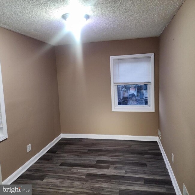 Building Photo - 7528 Rabon Ave