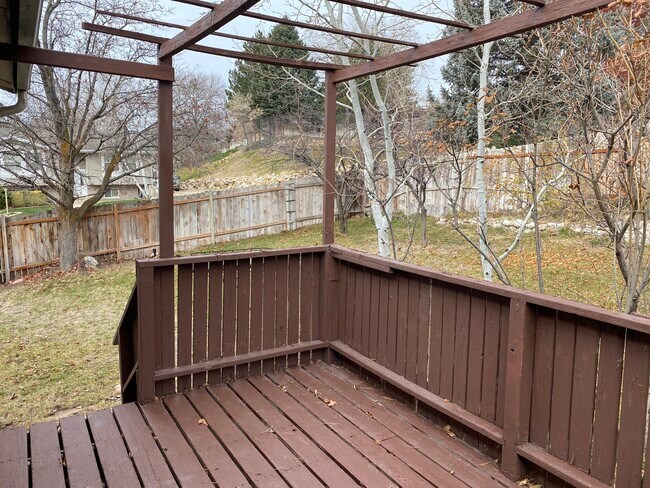 Building Photo - 2333 Cliff Swallow Dr