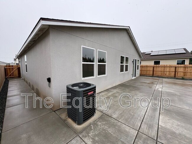 Building Photo - 6925 W Grove Ave