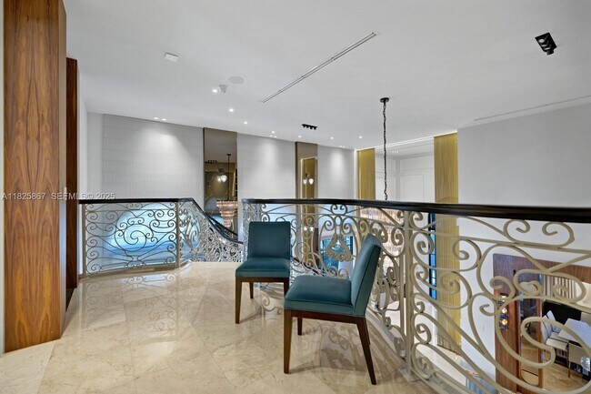 Building Photo - 176 S Hibiscus Dr