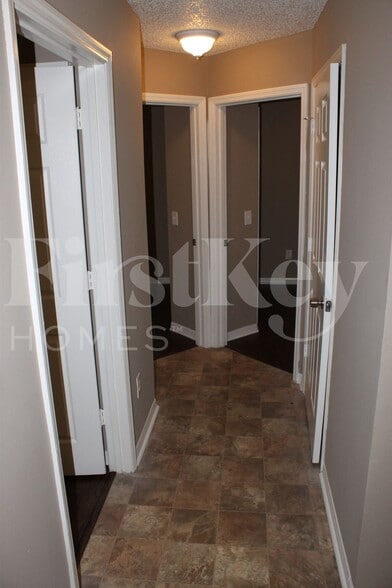 Building Photo - 14936 SE 25 Pl