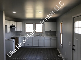 Building Photo - 3052 S Hollister Rd