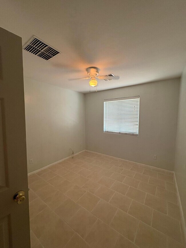 Building Photo - 582 S 152nd Ln