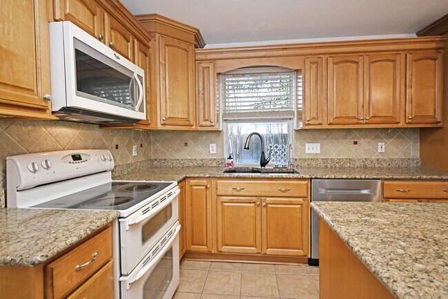 Building Photo - 1131 River Rock