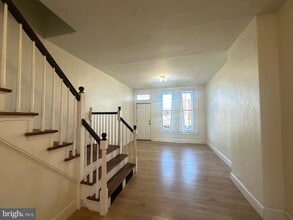 Building Photo - 566 N Plum St