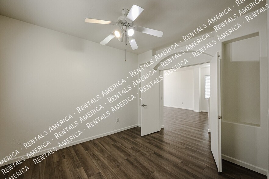 Building Photo - 8757 E Lomita Ave