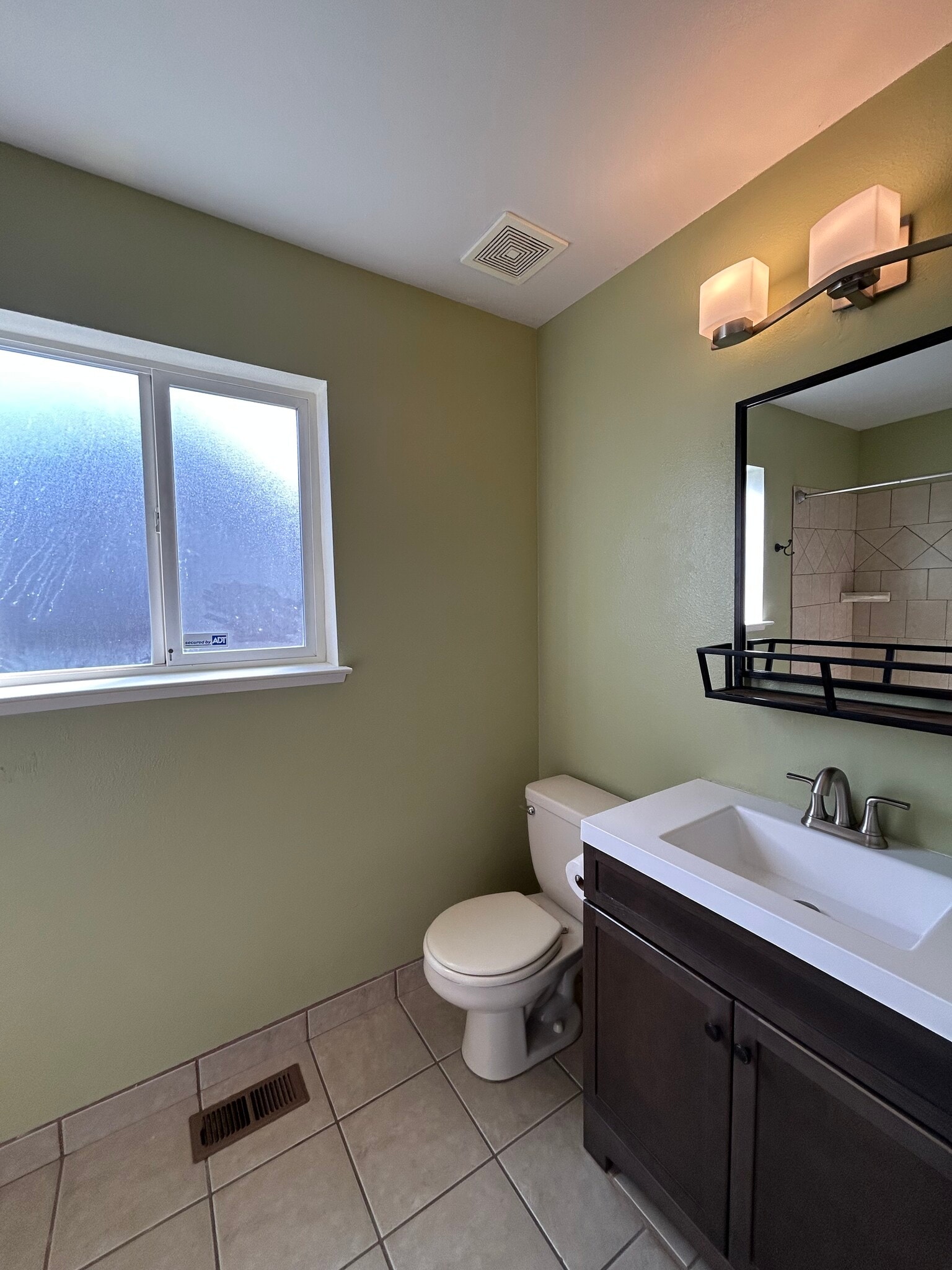 Building Photo - 2120 Keystone Ave