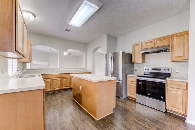 Building Photo - 12415 Silversmine Dr