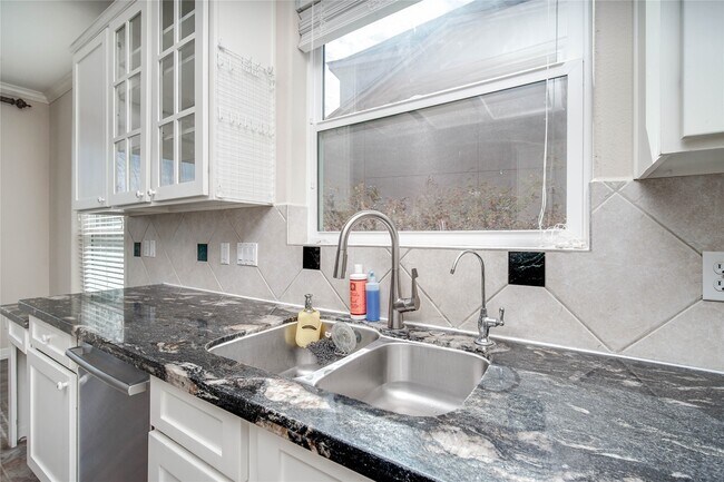 Building Photo - 3135 Old Masters Dr