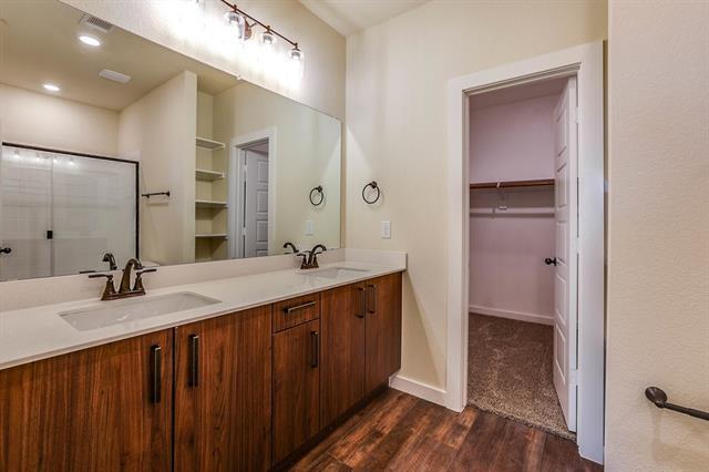 Building Photo - 652 Blackland dr