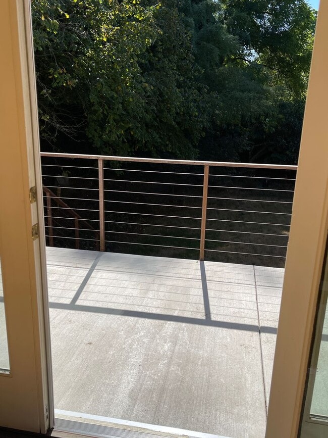 Building Photo - CHARMING MULTNOMAH VILLAGE CUSTOM HOME AVA...