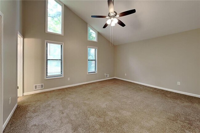 Building Photo - 1341 Rhododendron Dr NW