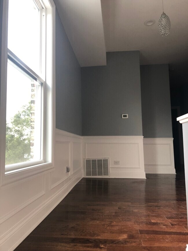 Building Photo - 3852 W Monroe St