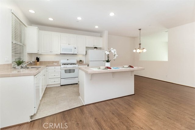 Building Photo - 754 W 1st St