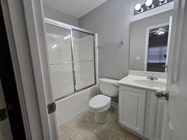 Building Photo - 817 Maricopa Dr