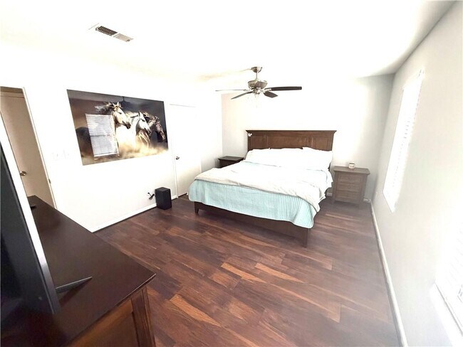 Building Photo - 5285 Mainstreet Park Dr