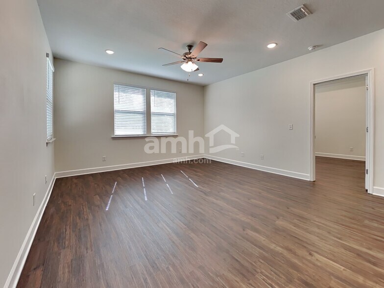 Building Photo - 12331 Paperbark Pl