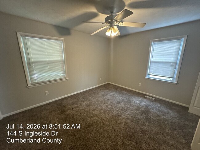 Building Photo - 144 S Ingleside Dr