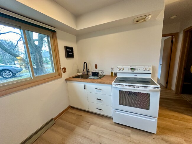 Building Photo - 14460 Tulane St