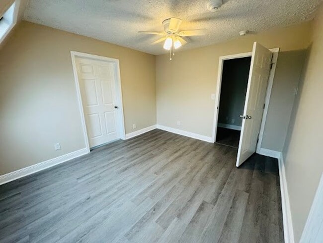 Building Photo - 363 Mansion Ave