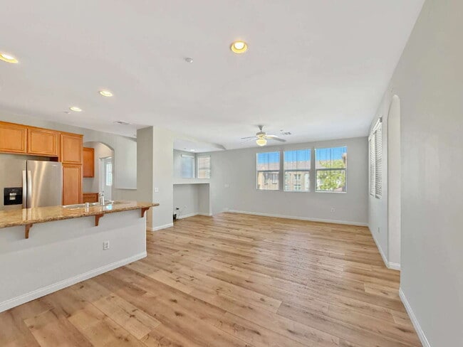 Building Photo - Welcome Home to the Treana Community in Stevenson Ranch 3BR 2 BA