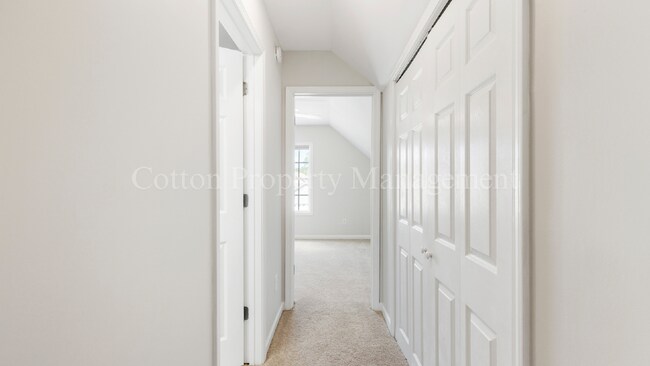 Building Photo - 1010 Winterberry Cir