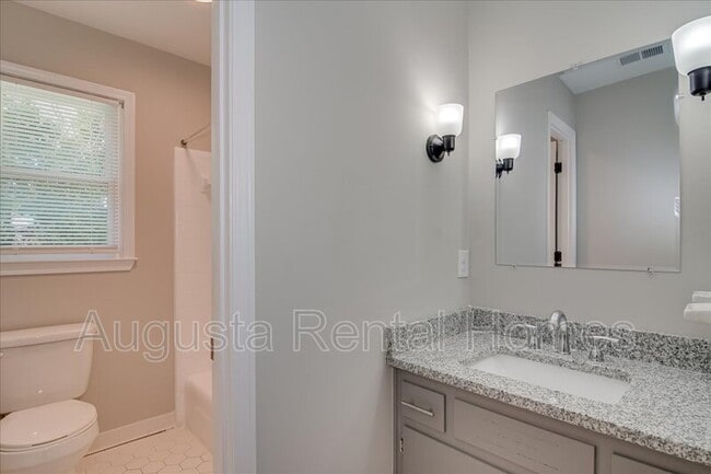 Building Photo - 3210 Trailwood Ct