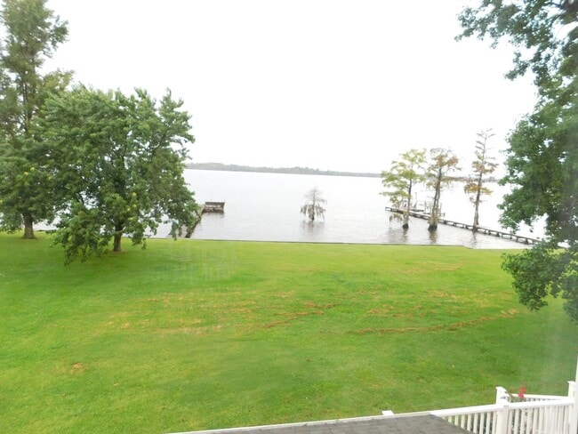 Building Photo - Waterfront Home In Perquimans County