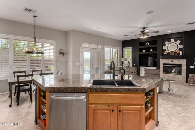 Building Photo - 2735 W Plum Hollow Dr