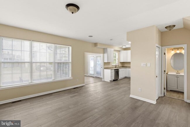 Building Photo - 4704 Denview Way