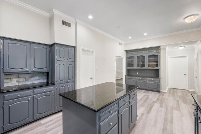 Building Photo - 4351 Bullfinch Ct