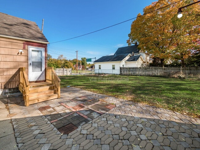 Building Photo - 1621 Sullivant Ave