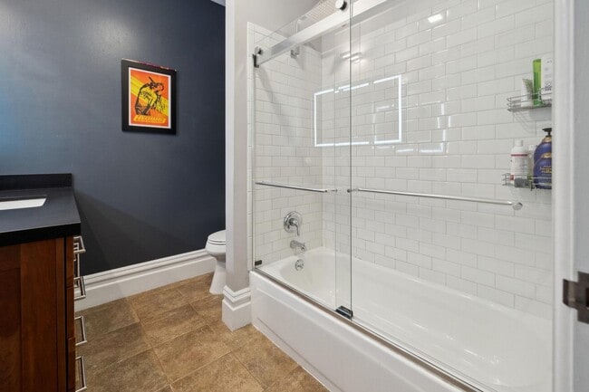 Building Photo - Charming, Furnished 1bd in the Castro