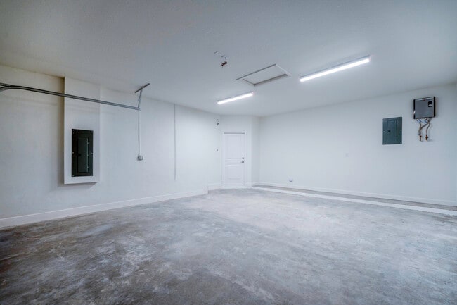 Building Photo - 3024 Green Palm Ct