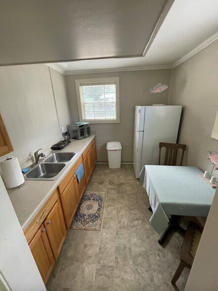 Building Photo - 4021 N 12th Ave