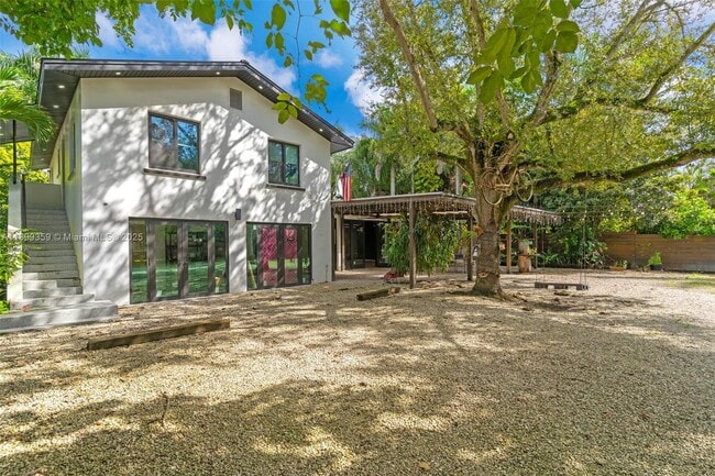 Building Photo - 23175 Naranja Rd
