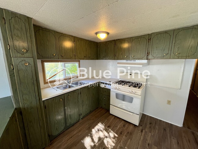 Building Photo - 4530 S 5th Ave