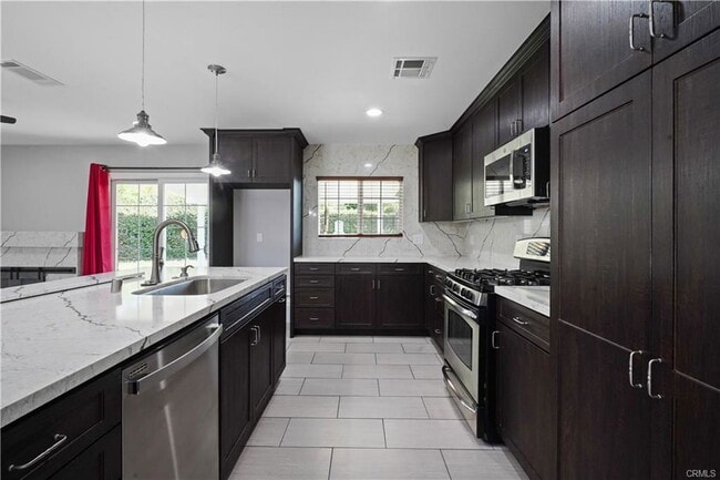 Building Photo - 20247 Kinzie St