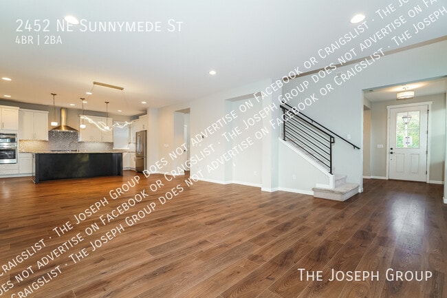 Building Photo - 2452 NE Sunnymede St