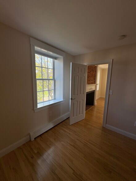 Building Photo - 147 State St