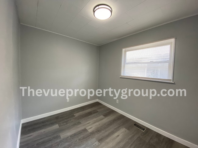 Building Photo - Move in by November 30th… and pay NO RENT ...